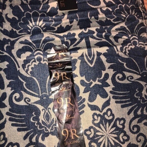 sacred virtue 9R juniors damask print jeans New with tags - Picture 2 of 6